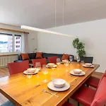 Cosy 3 Bedroom Balcony Free Parking Fast Wifi Apartment *