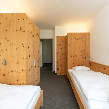 Cosy 3 Bedroom Balcony Free Parking Fast Wifi * St. Moritz