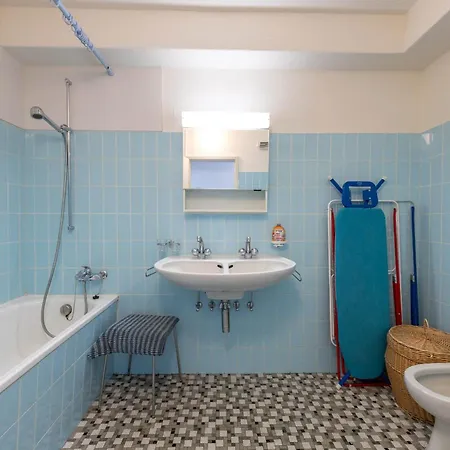 Apartment Cosy 3 Bedroom Balcony Free Parking Fast Wifi St. Moritz