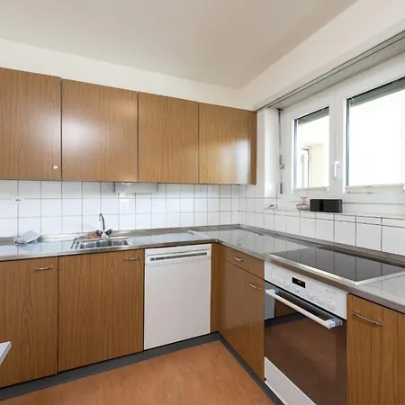 Cosy 3 Bedroom Balcony Free Parking Fast Wifi * St. Moritz