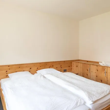 Cosy 3 Bedroom Balcony Free Parking Fast Wifi *