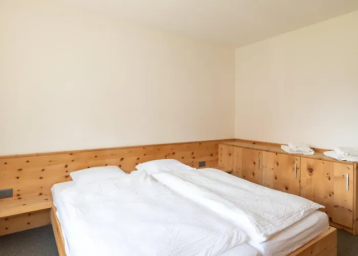 Cosy 3 Bedroom Balcony Free Parking Fast Wifi *