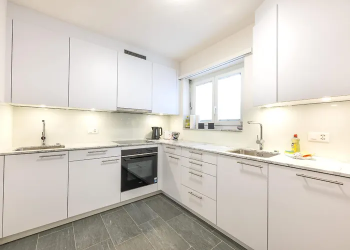 Cosy 3 Bedroom Balcony Free Parking Fast Wifi